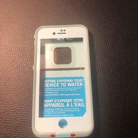 LIFEPROOF CASE IPhone 5s - Picture 2 of 2